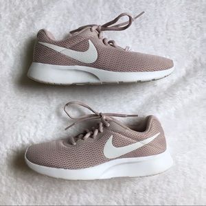 nike tanjun particle rose